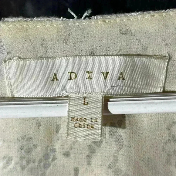 Adiva Sz L Cream Sleeveless V-Neck Lace-Over Tank - Picture 4 of 8